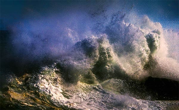 photo of strong ocean waves