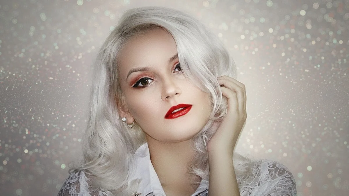 spiritual meaning of white hair in dreams